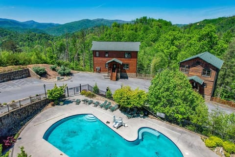 Valley View Lodge by Venture Smoky Mountains House in Gatlinburg