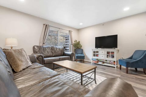 Rockwall Duo - Cottage & Lodge Combo House in Branson