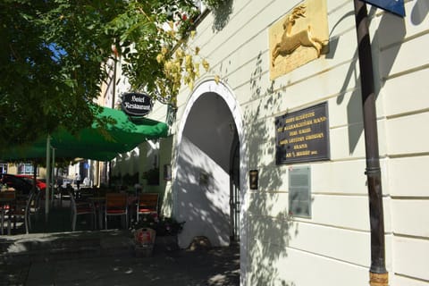 Facade/entrance