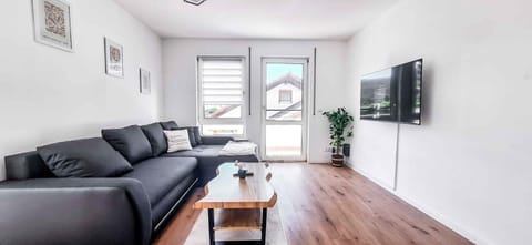 Communal lounge/ TV room, TV and multimedia, Living room, Seating area, Evening entertainment