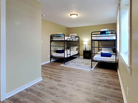 Mins to Downtown & Raceway Rookwood Retreat 1 House in Indianapolis