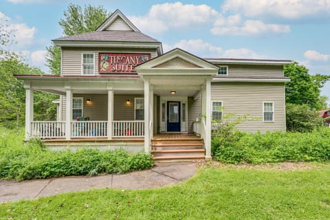 11 Mi to Oneida Lake Spacious Apt in Verona! Apartment in Adirondack Mountains