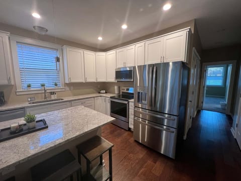 Mins to Downtown & Raceway Rookwood Retreat 2 House in Indianapolis