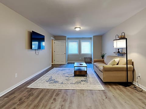 Mins to Downtown & Raceway Rookwood Retreat 1 & 2 House in Indianapolis