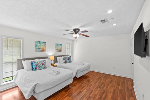 15 Min to LSU & Downtown Oak Hills Place Hideaway House in Baton Rouge