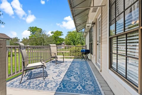 10 Mins to Tiger Stadium South Burbank Bungalow House in Baton Rouge