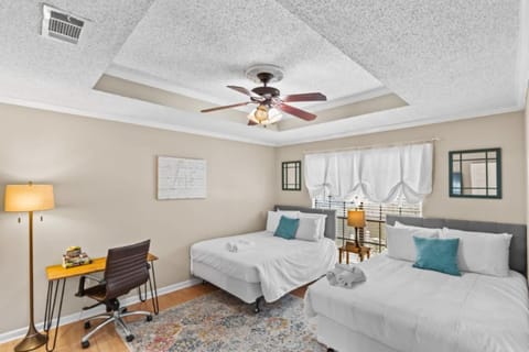 10 Mins to Tiger Stadium South Burbank Bungalow House in Baton Rouge