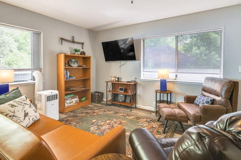 Peaceful Forest Views and Patio Twain Harte Home House in Twain Harte