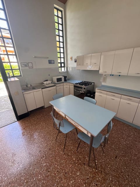 Kitchen or kitchenette, Dining area, oven, stove