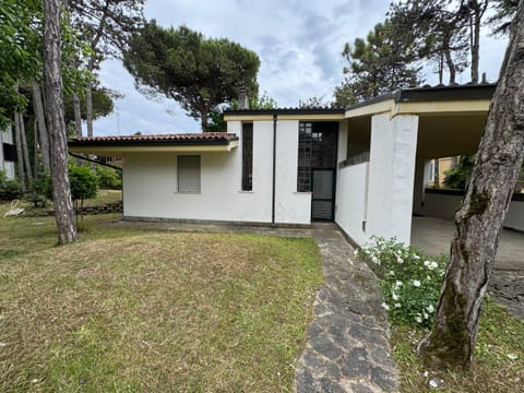 Villa Pineta - Oasi di Tranquillità a Due Passi dal Mare Villa in Lignano Sabbiadoro