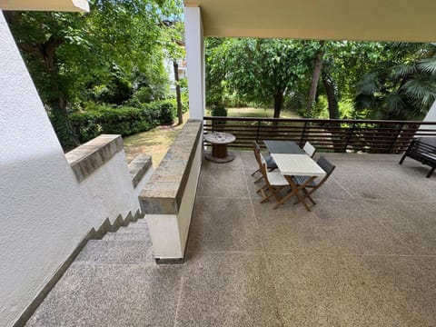 Garden, View (from property/room), Balcony/Terrace, Seating area, Garden view