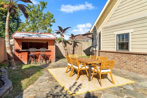 5 Minutes to Campbell - Clarksville Craftsman House in Clarksville