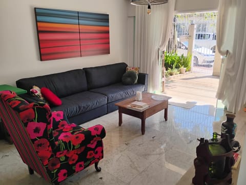 Communal lounge/ TV room, Ski School, Living room, Decorative detail, Decorative detail, Seating area, Guests, Landmark view, Mountain view, Area and facilities, group of guests