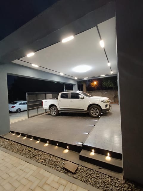 Facade/entrance, Off site, Parking, internet