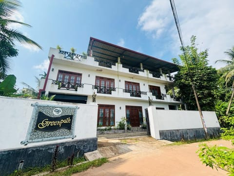 Property building, Day, Garden, Garden view