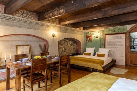 Seating area, Bedroom