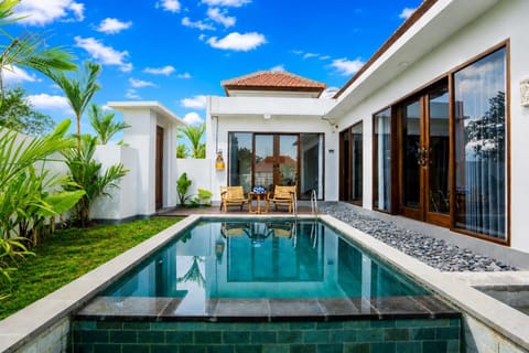 Day, Natural landscape, Garden, Garden view, Pool view, Swimming pool