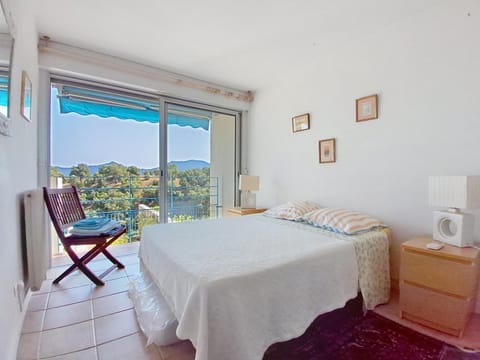 Duplex avec terrasse & vue dégagée dans domaine privé à Mandelieu Apartment in Mandelieu-La Napoule