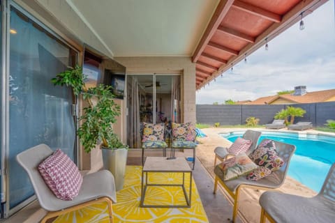 Glendale Getaway Pool House in Glendale