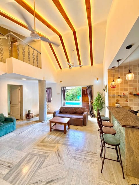 TV and multimedia, Living room, Photo of the whole room, Seating area
