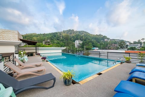 Swimming pool, Swimming pool