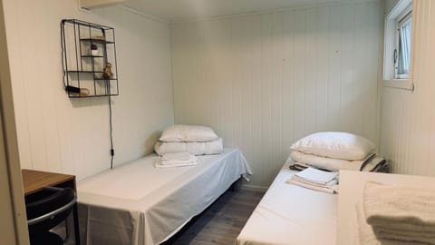 Cozy Basement Apartment in Leknes Shared & Affordable Apartment in Lofoten