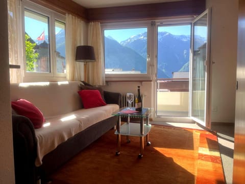 Living room, Seating area, Mountain view