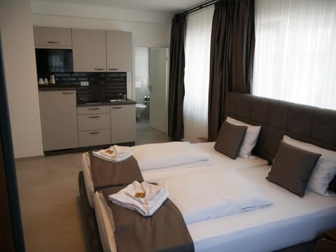 Kitchen or kitchenette, Photo of the whole room, Bedroom, minibar
