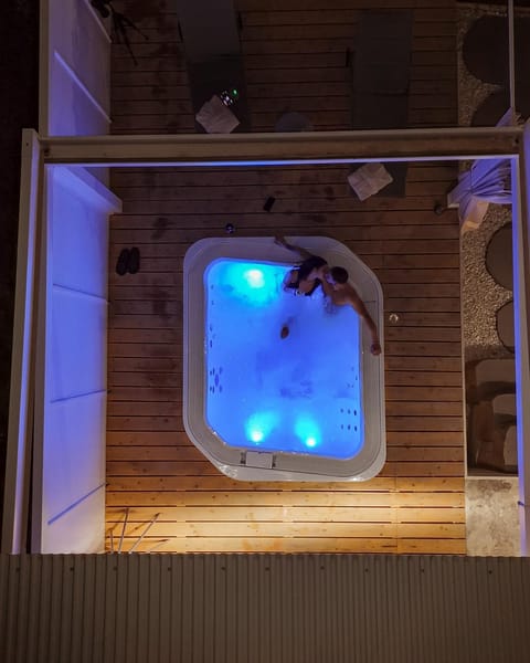 Night, Hot Tub, Hot Tub
