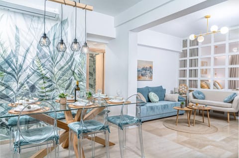 Living room, Decorative detail, Seating area, Dining area, Area and facilities, air conditioner