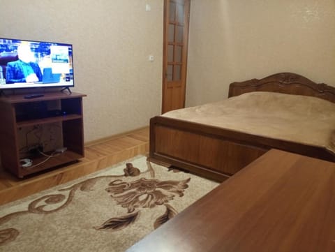 Communal lounge/ TV room, Bed, TV and multimedia, Photo of the whole room, Evening entertainment, Bedroom