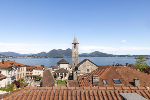 Nearby landmark, Lake view