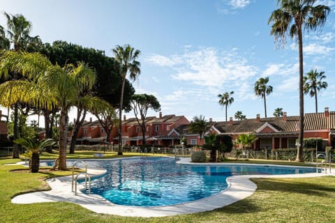 Property building, Spring, Garden, Garden view, Swimming pool