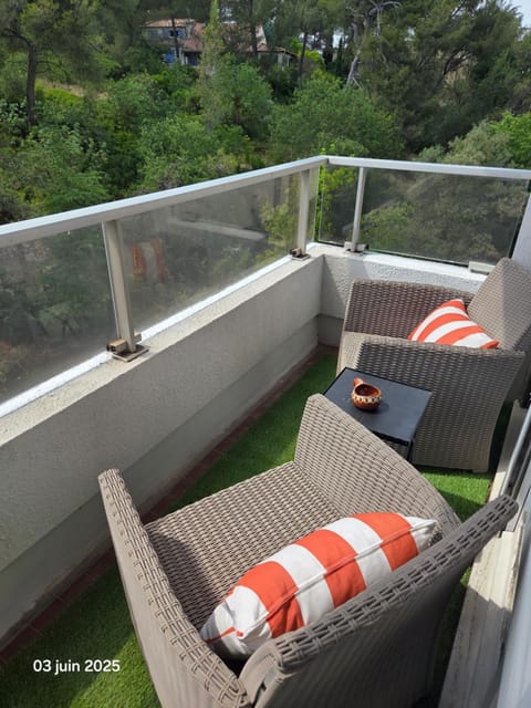 Patio, Day, Natural landscape, View (from property/room), Balcony/Terrace, Garden view