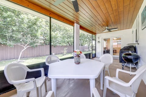 4 Mi to Hard Rock Stadium Miramar Home with BBQ! House in Hollywood