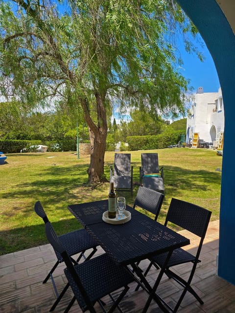 Garden, Dining area