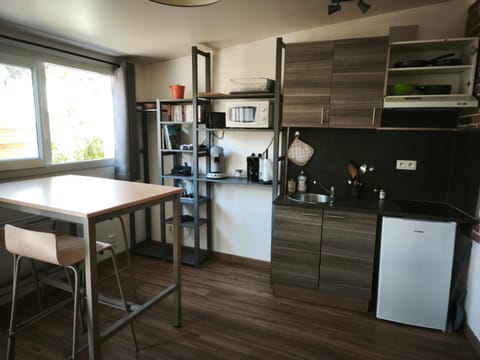 T1 Calme - Séjour Pro & Détente - Netflix & Canal - Wifi Apartment in Aurillac