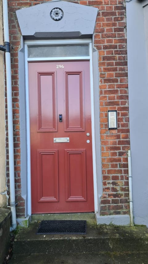 Waterworks En suite Rooms with Private Living Room Vacation rental in Belfast