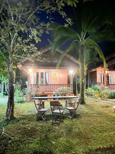 Property building, Patio, Night, Garden, Balcony/Terrace, Seating area, Dining area, Garden view