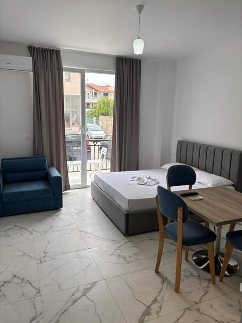 Bed, View (from property/room), Balcony/Terrace, Living room, Photo of the whole room, Seating area, Dining area, Bedroom