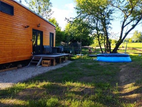 Property building, Natural landscape, Garden view, Pool view, Swimming pool