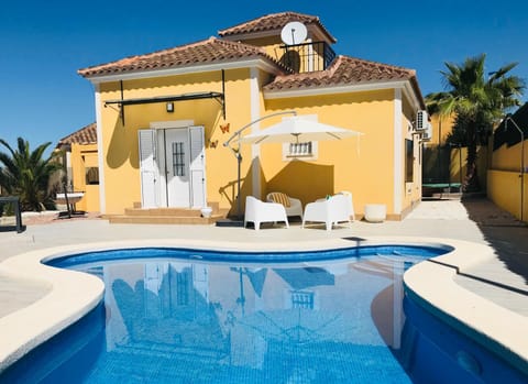 Property building, Day, Pool view, Swimming pool