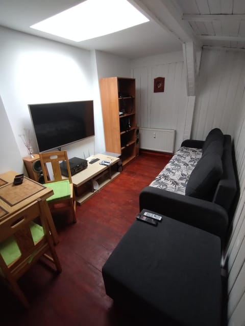 Communal lounge/ TV room, TV and multimedia, Living room, Seating area