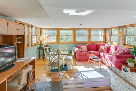 13 Mi to Acadia Artistic Retreat in Nature House in Trenton