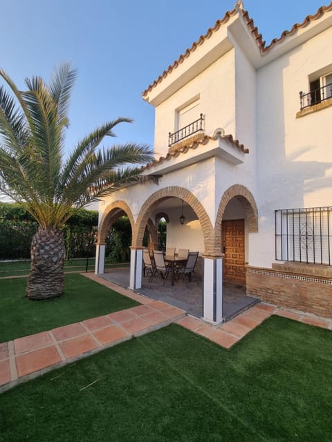 Property building, Patio, Garden