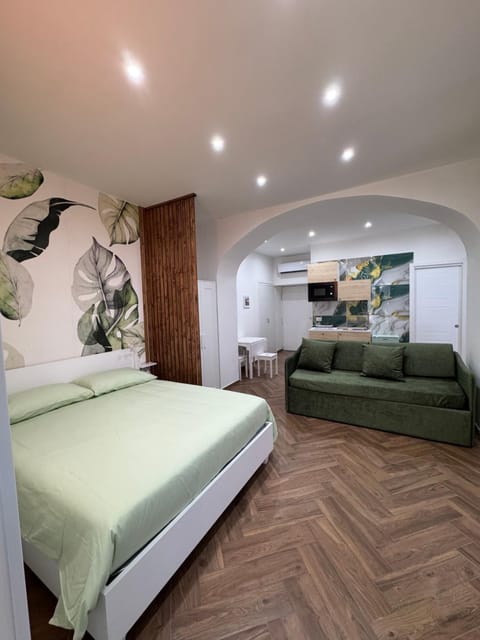 Bed, Living room, Photo of the whole room, Bedroom