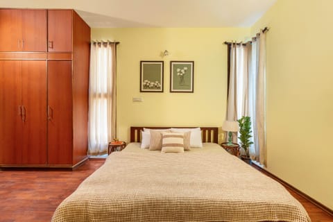 Bed, Bathroom, Photo of the whole room, Bedroom, wardrobe