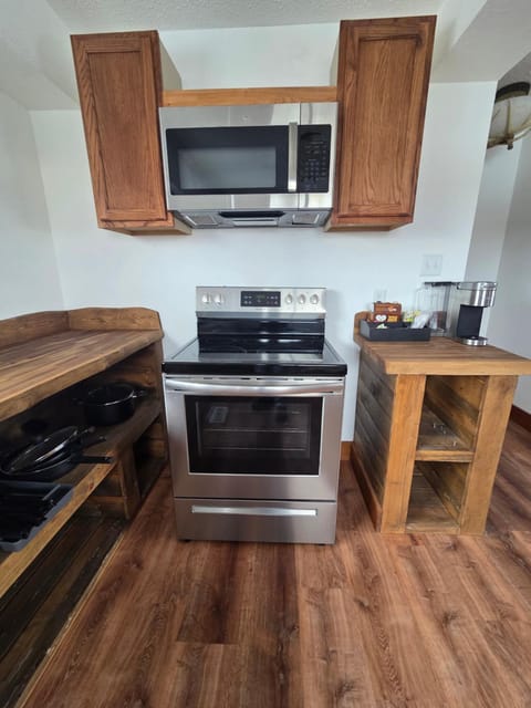 Kennymores Grill and Lodging Inn in Cedaredge