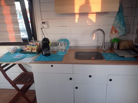 Houseboat BluSeaDream Dolphin 2 Docked boat in Alghero