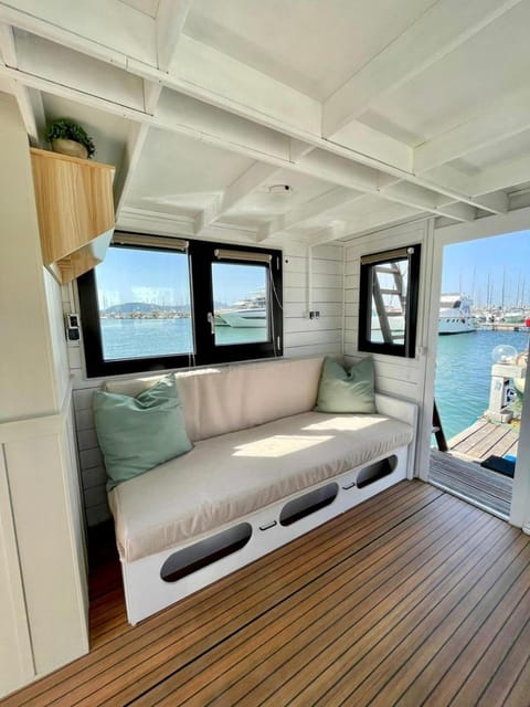 Living room, Sea view